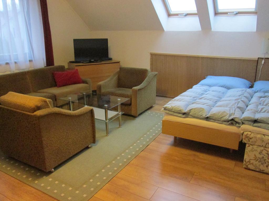 Apartman Tisa 68 Buitenkant foto